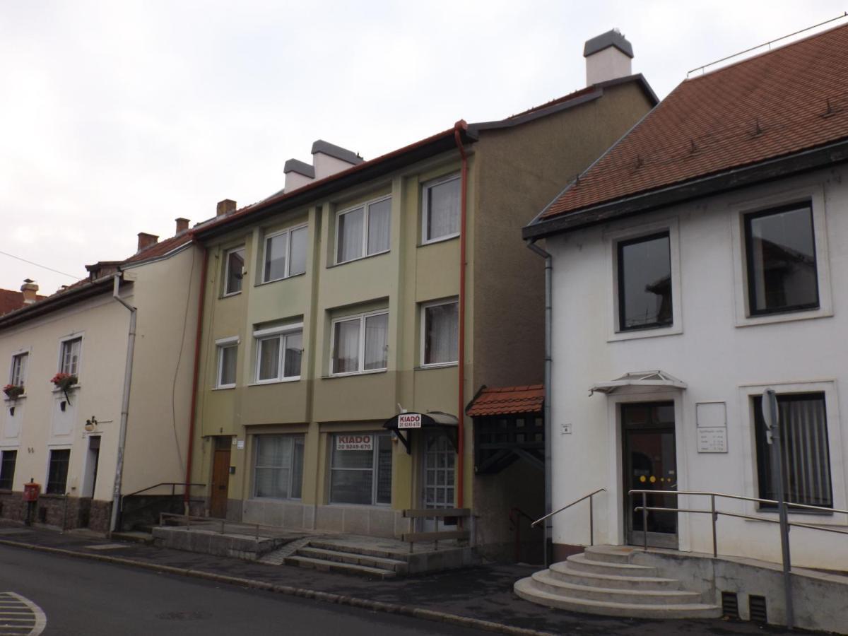 Vitalis Apartman Eger Exterior photo